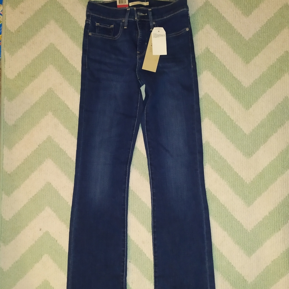NWT Shaping boot cut Levi's!